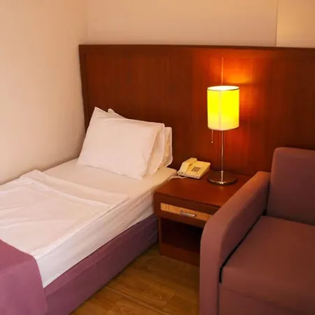 Szálloda Avisos And 3*