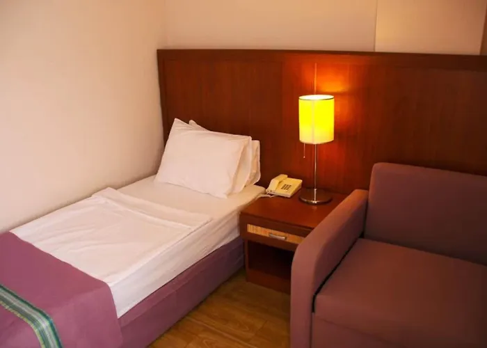 Hotel Avisos And 3*