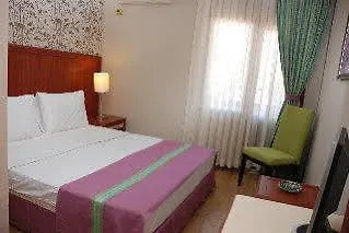Avisos And Hotel 3*