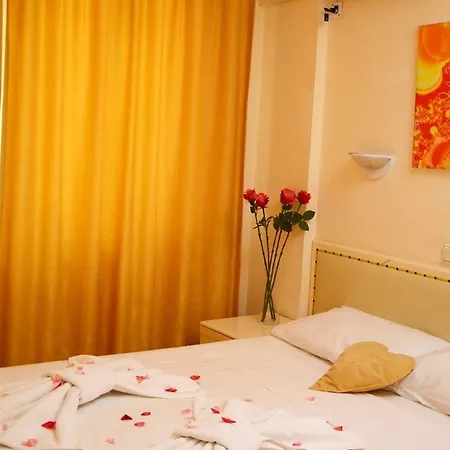 Avisos And Hotel